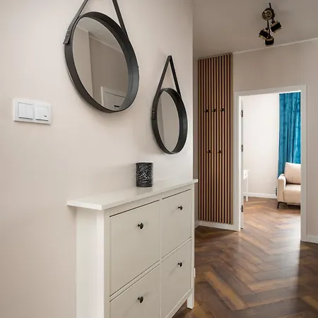 Sage Luxury By Bookinghost *